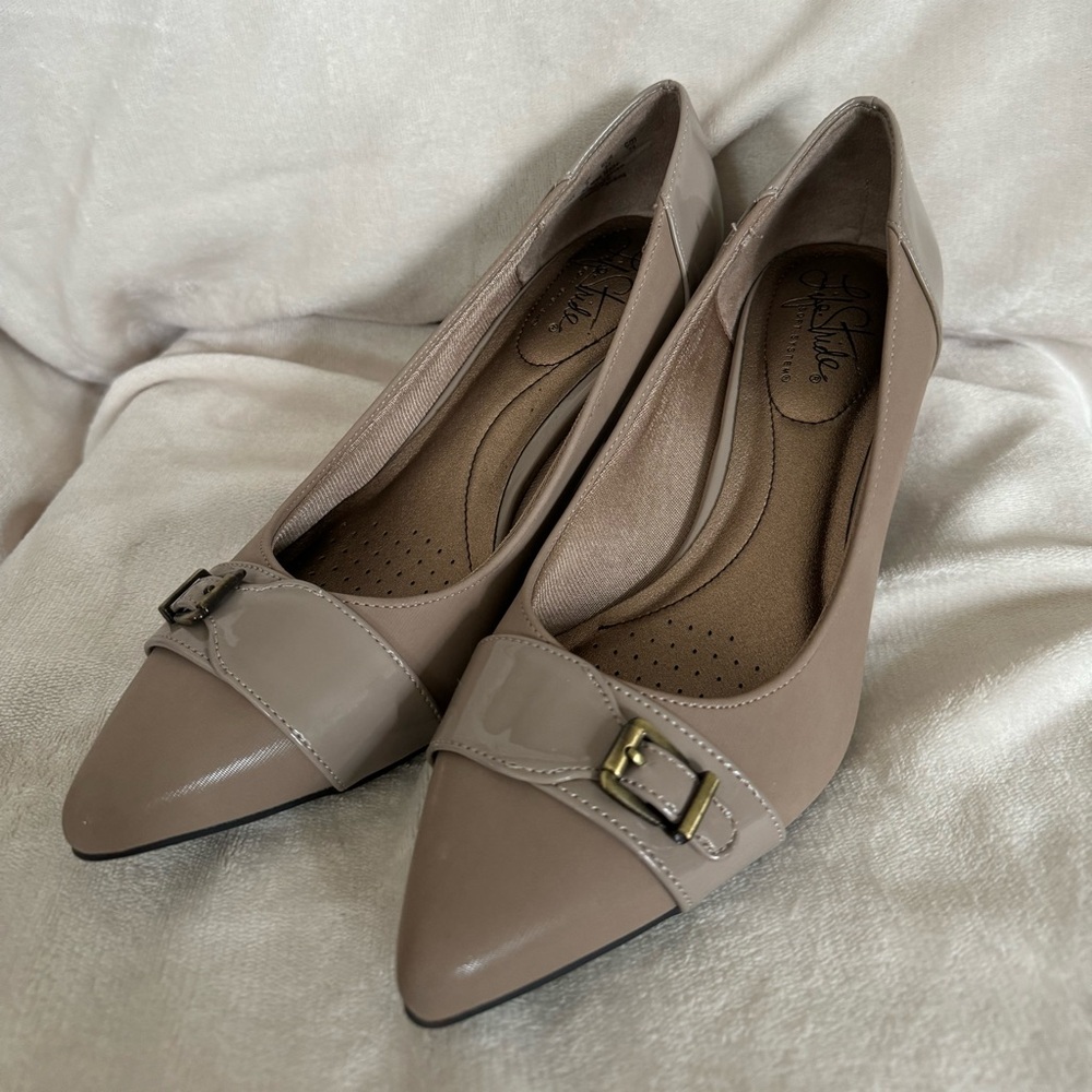 Life Stride comfort low heels